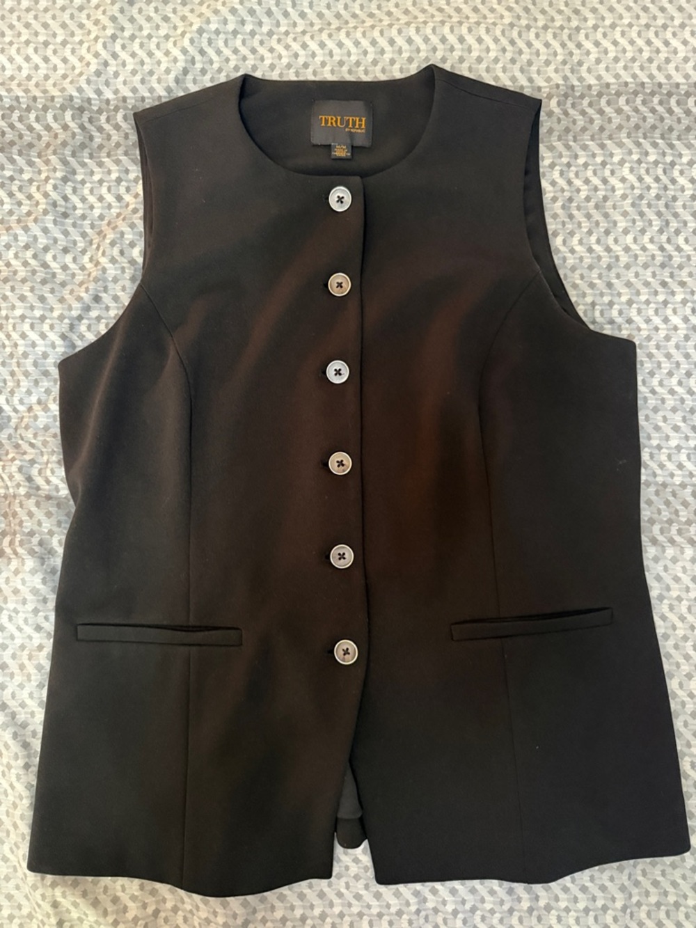 Classic Black Sleeveless Button-Front Vest